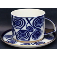 Tea cup with saucer 
